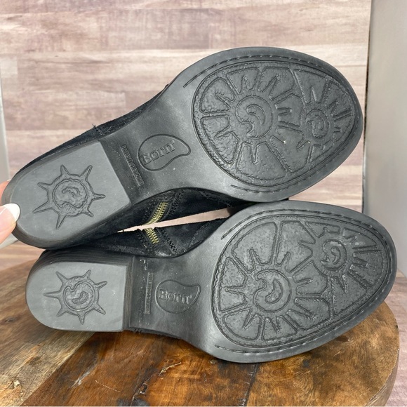 Born Black Suede Leather booties - Size: 9M - Picture 3 of 11